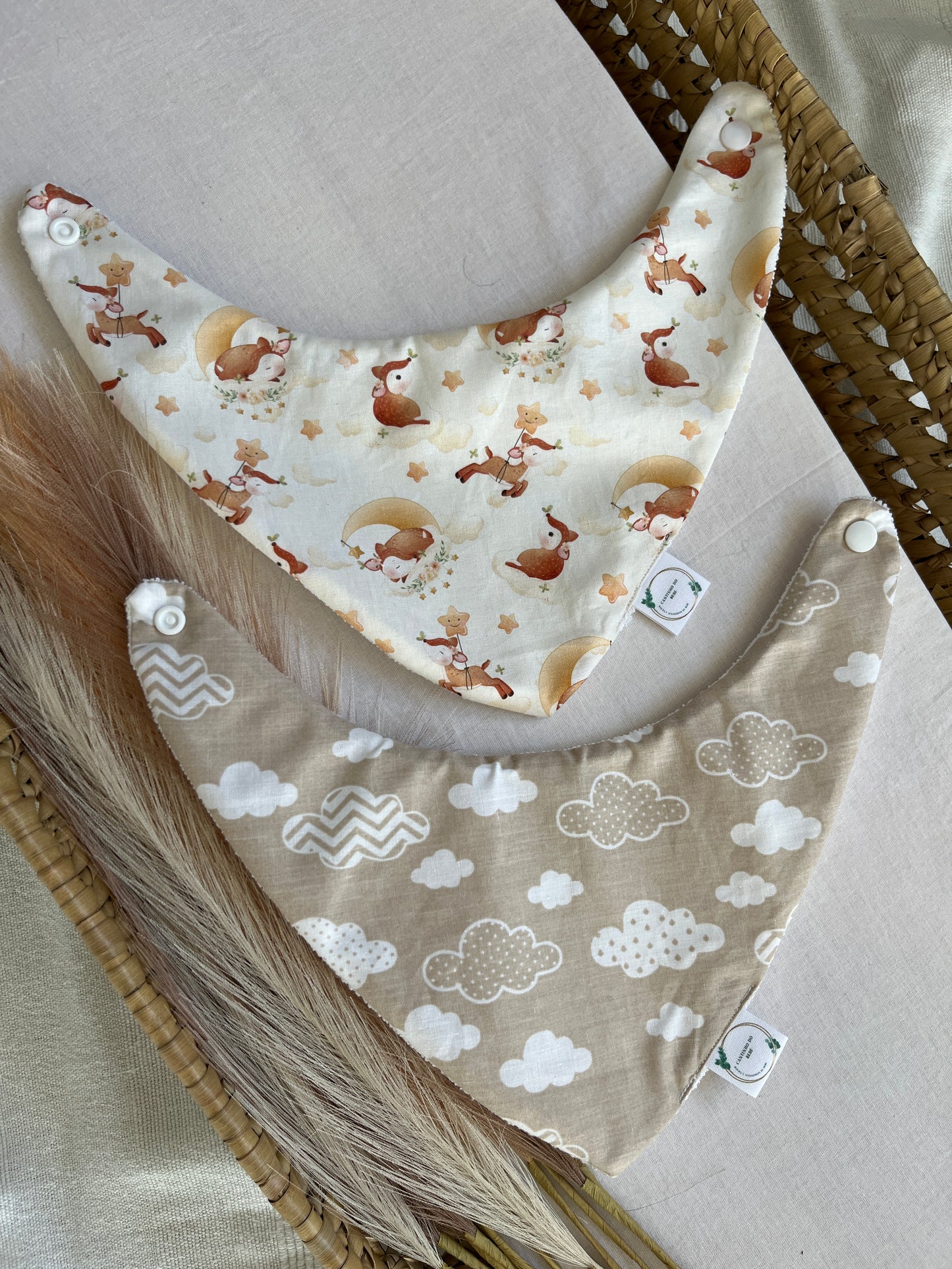Pack de 3 babetes impermeáveis bandana personalizável com nome vários padrões