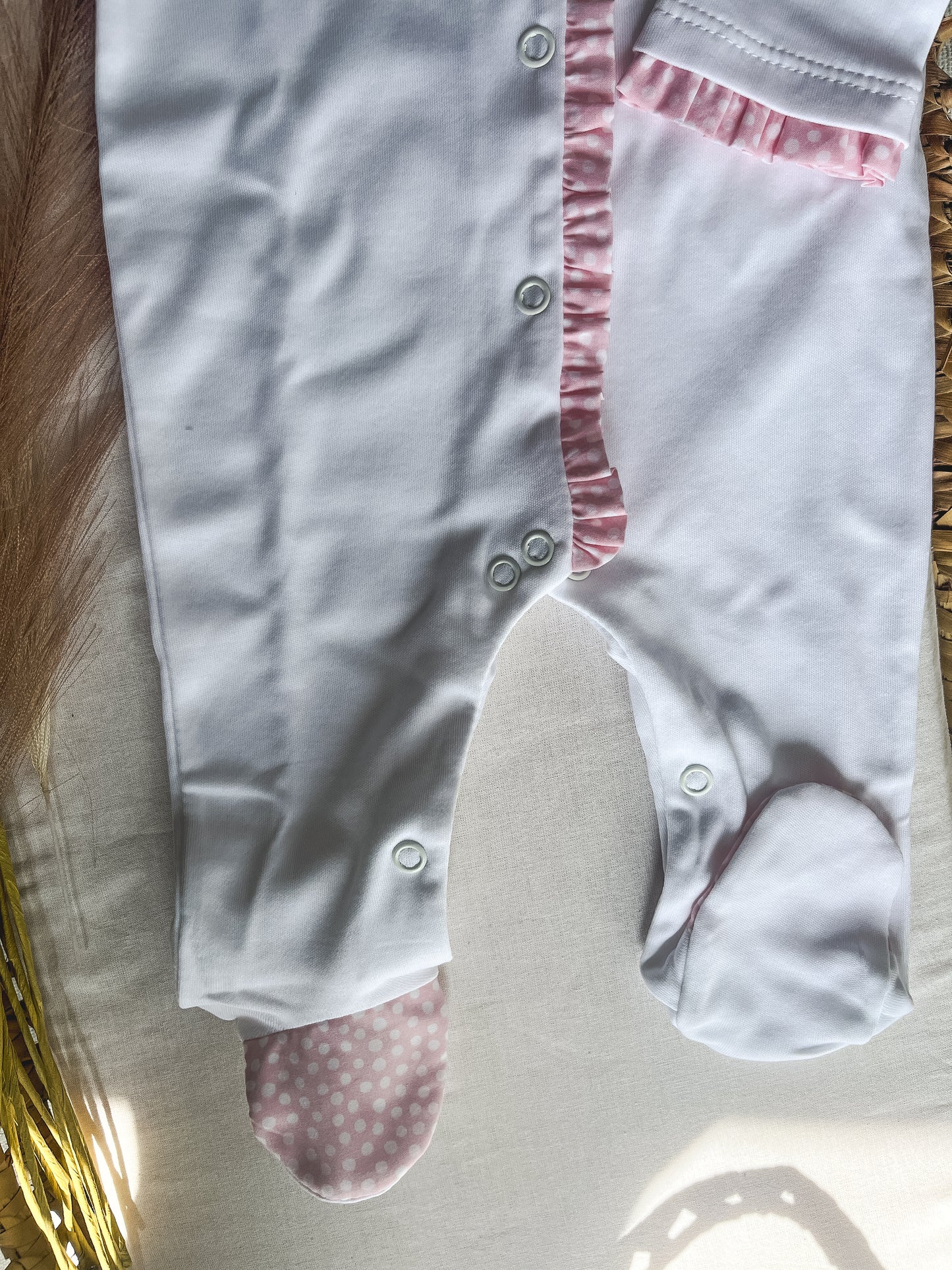 Babygrow de algodão bebé rosa branco