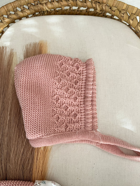 Conjunto de 2 peças bebé vestido e touca rosa velho