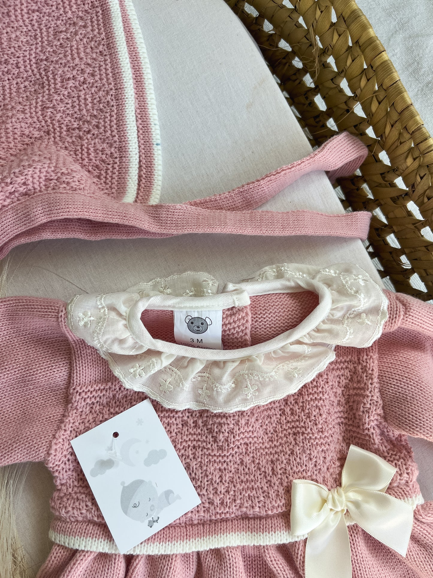 Conjunto de malha 2 peças vestido e touca rosa velho
