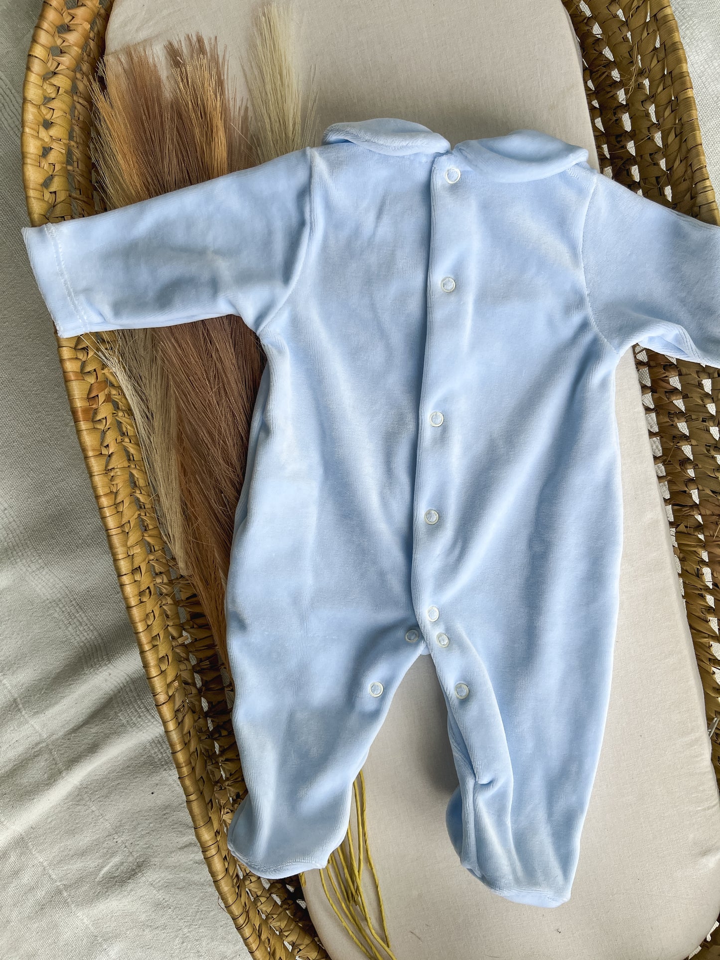 Babygrow de veludo bebé azul personalizável com nome