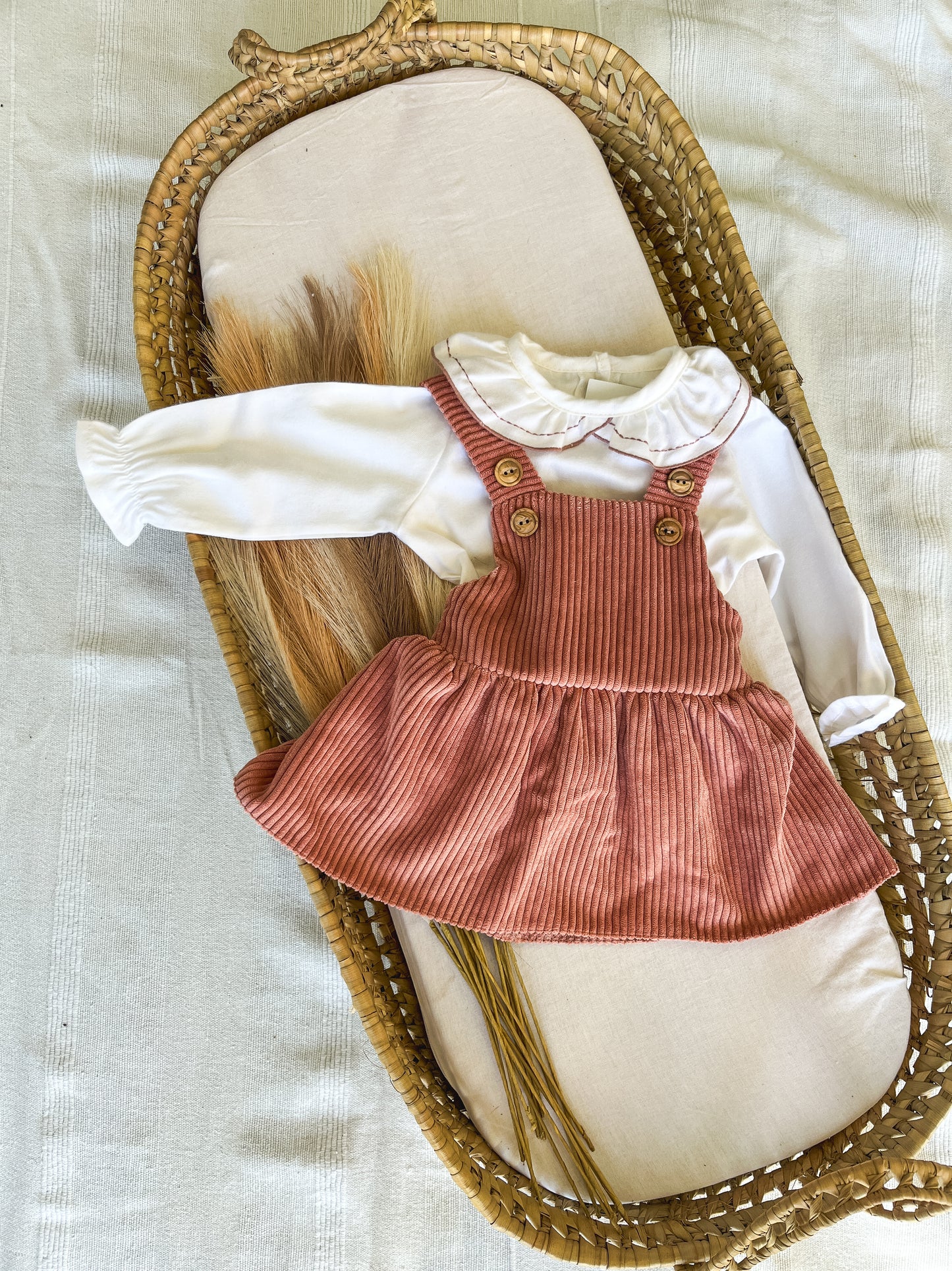 Conjunto de vestido com blusa bebé rosa velho