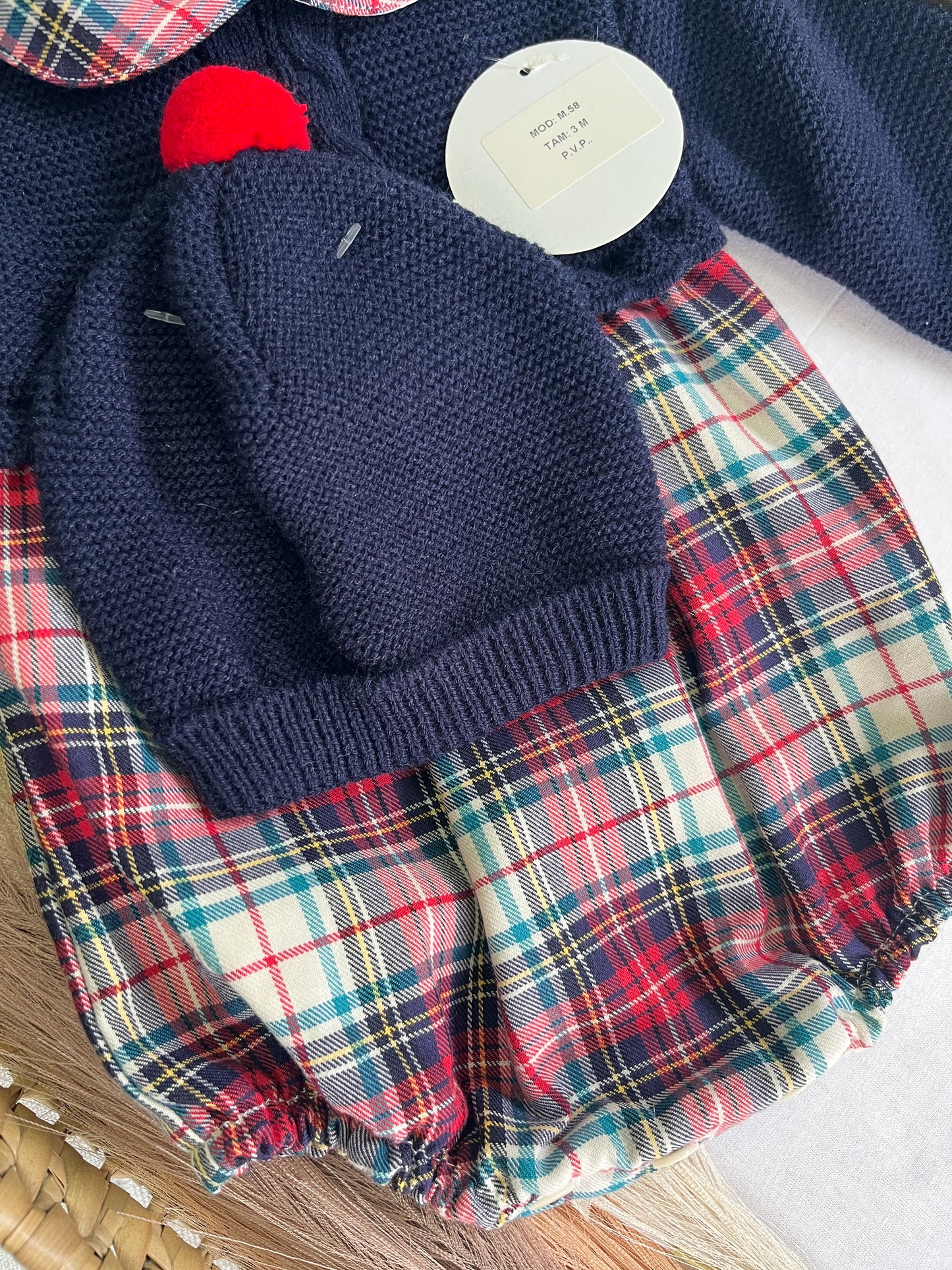 Fofo/jardineira em malha com gorro bebé azul marinho e vermelho