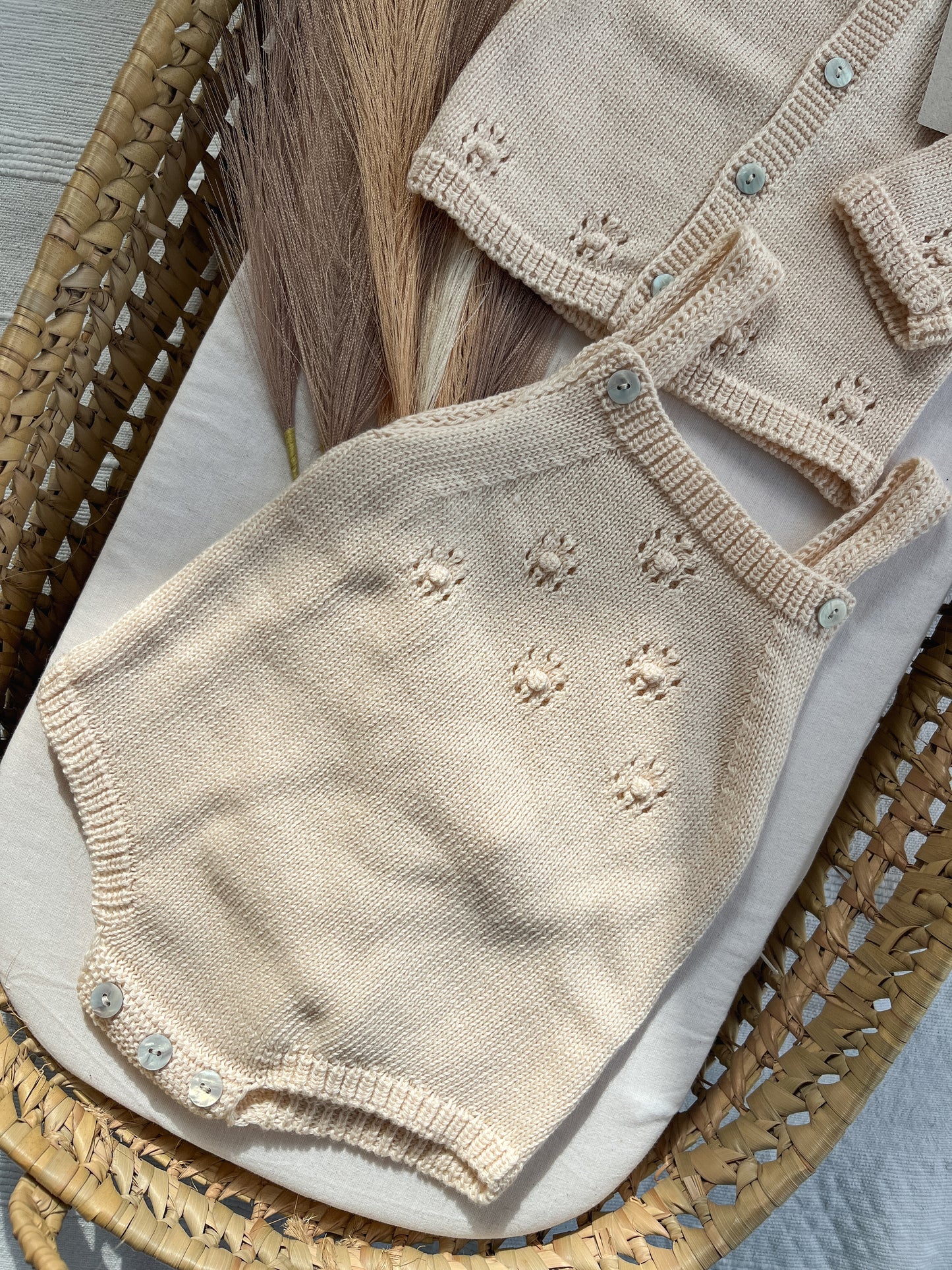 Conjunto de malha bebé 3 peças bege