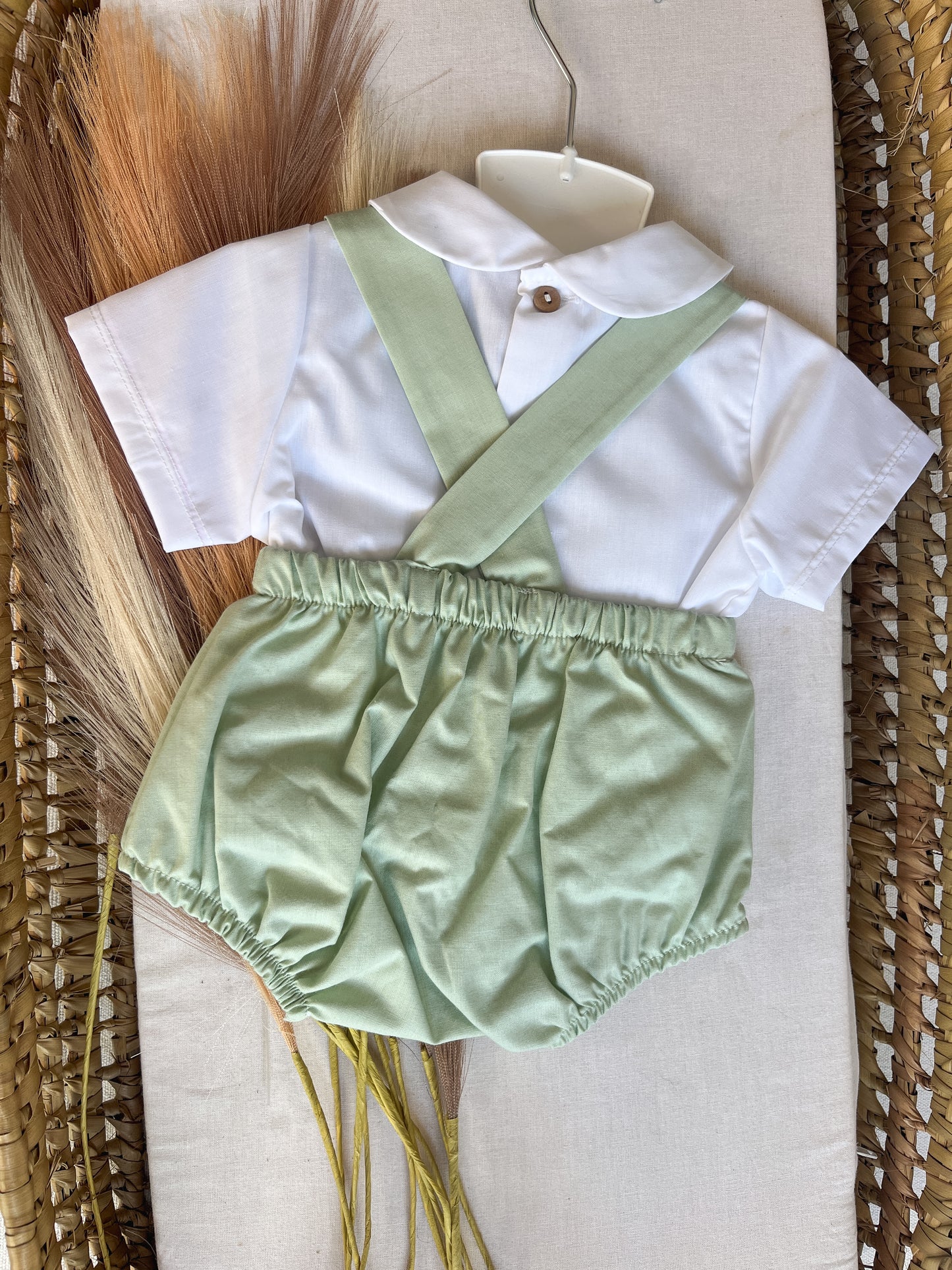 Conjunto de fofo/jardineira com blusa bebé menino verde