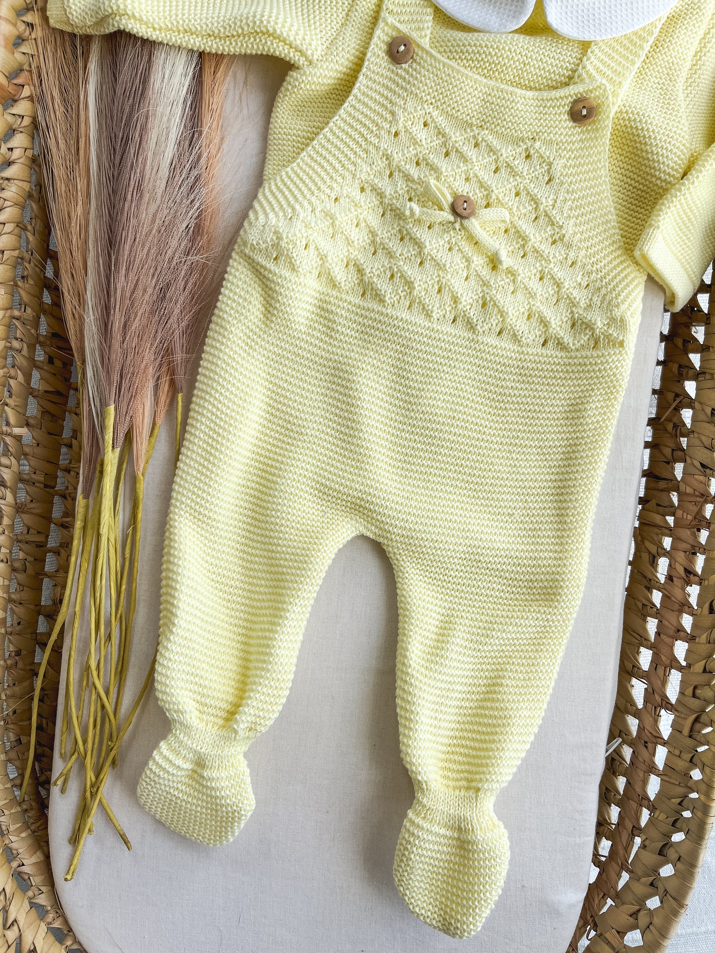 Conjunto de malha bebé 3 peças amarelo