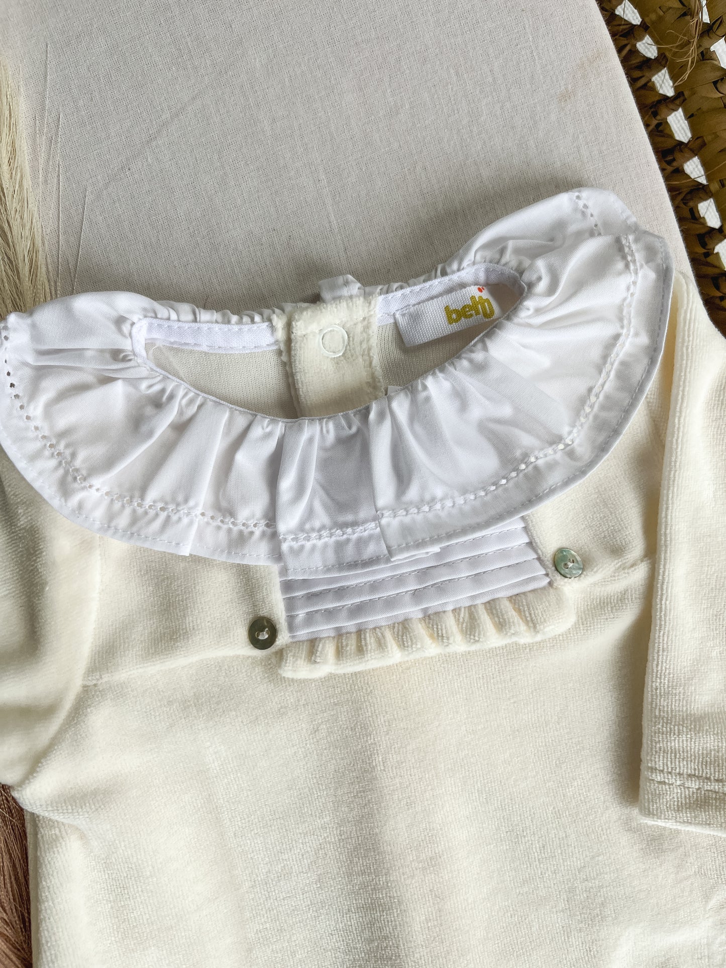 Babygrow de veludo bebé pérola personalizável com nome