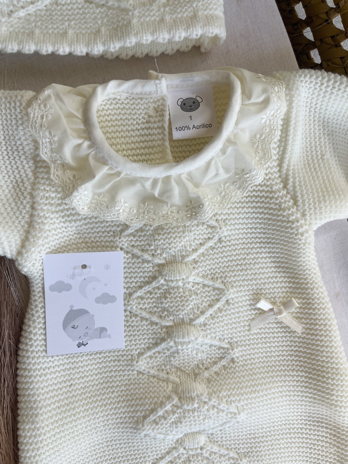 Conjunto de malha 2 peças fofo e gorro branco
