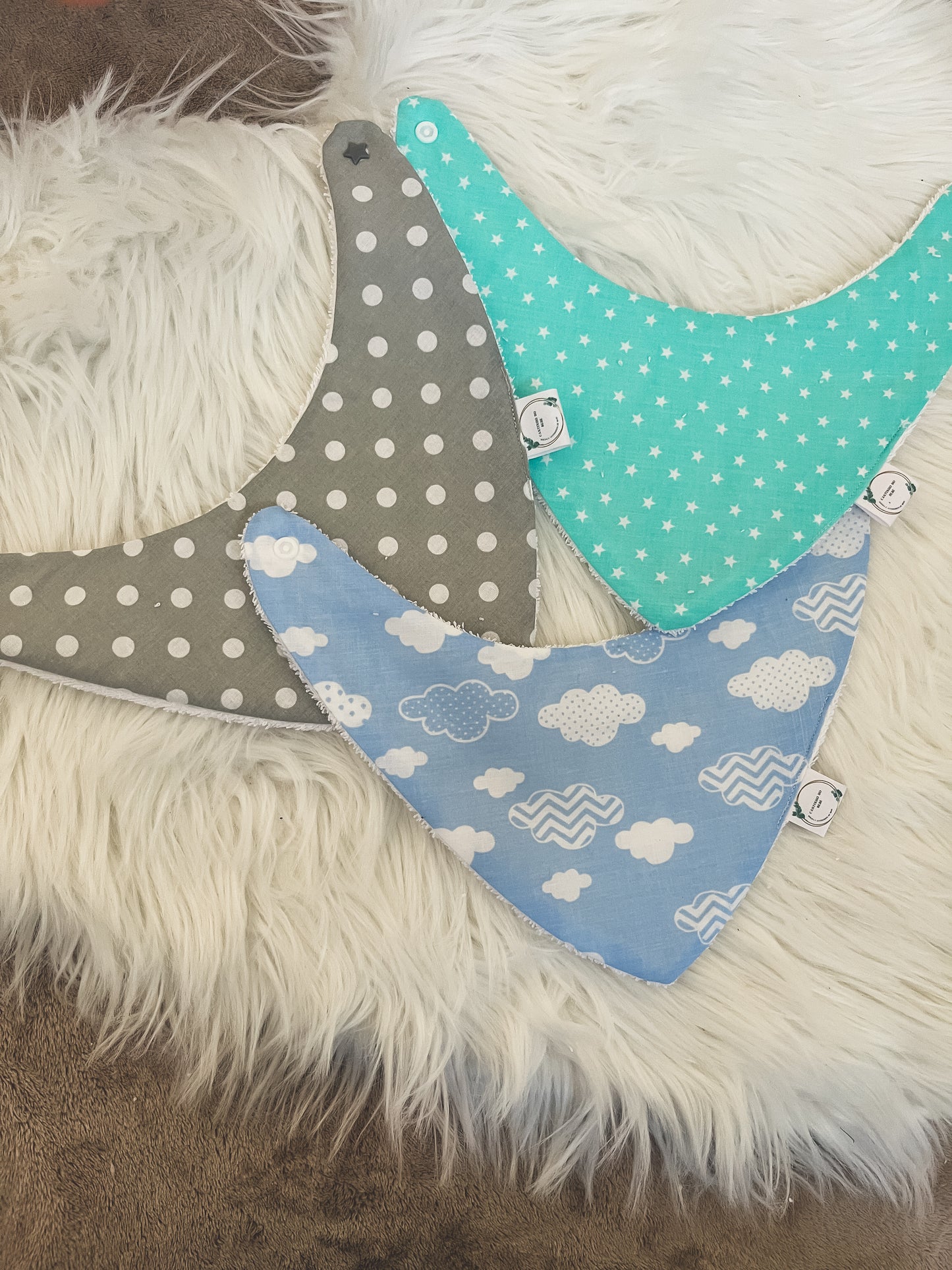 Pack de 3 babetes impermeáveis bandana personalizável com nome vários padrões