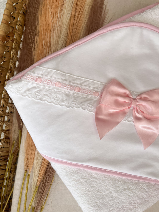 Toalha de banho bebé rosa personalizável com nome
