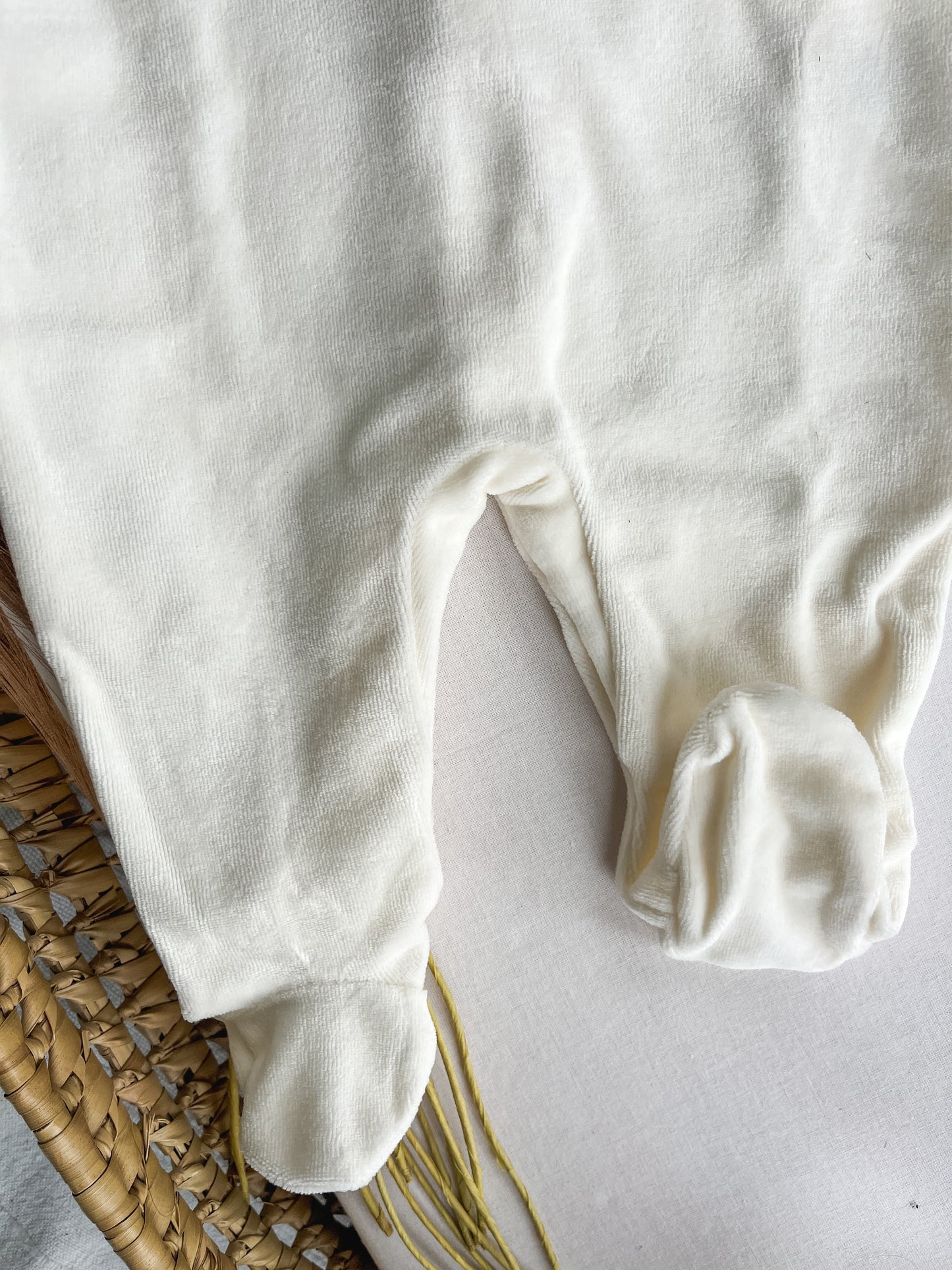 Babygrow de veludo bebé pérola personalizável com nome