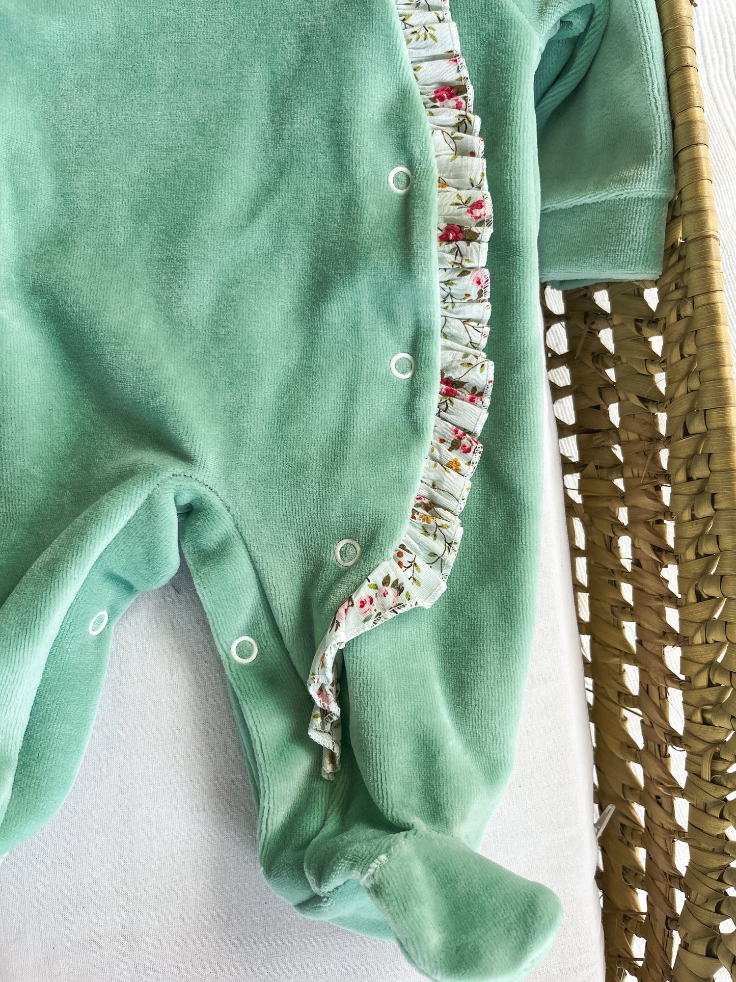 Babygrow de veludo bebé verde