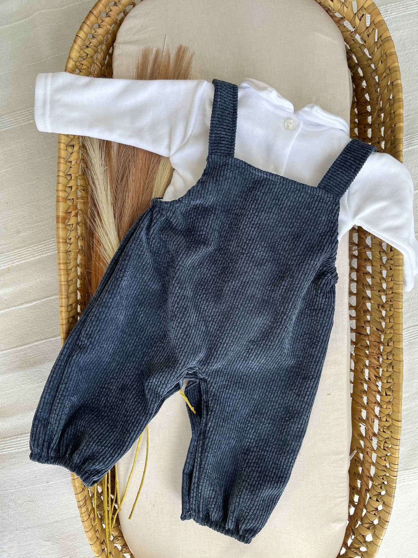 Conjunto de jardineira com camisola bebé menino azul