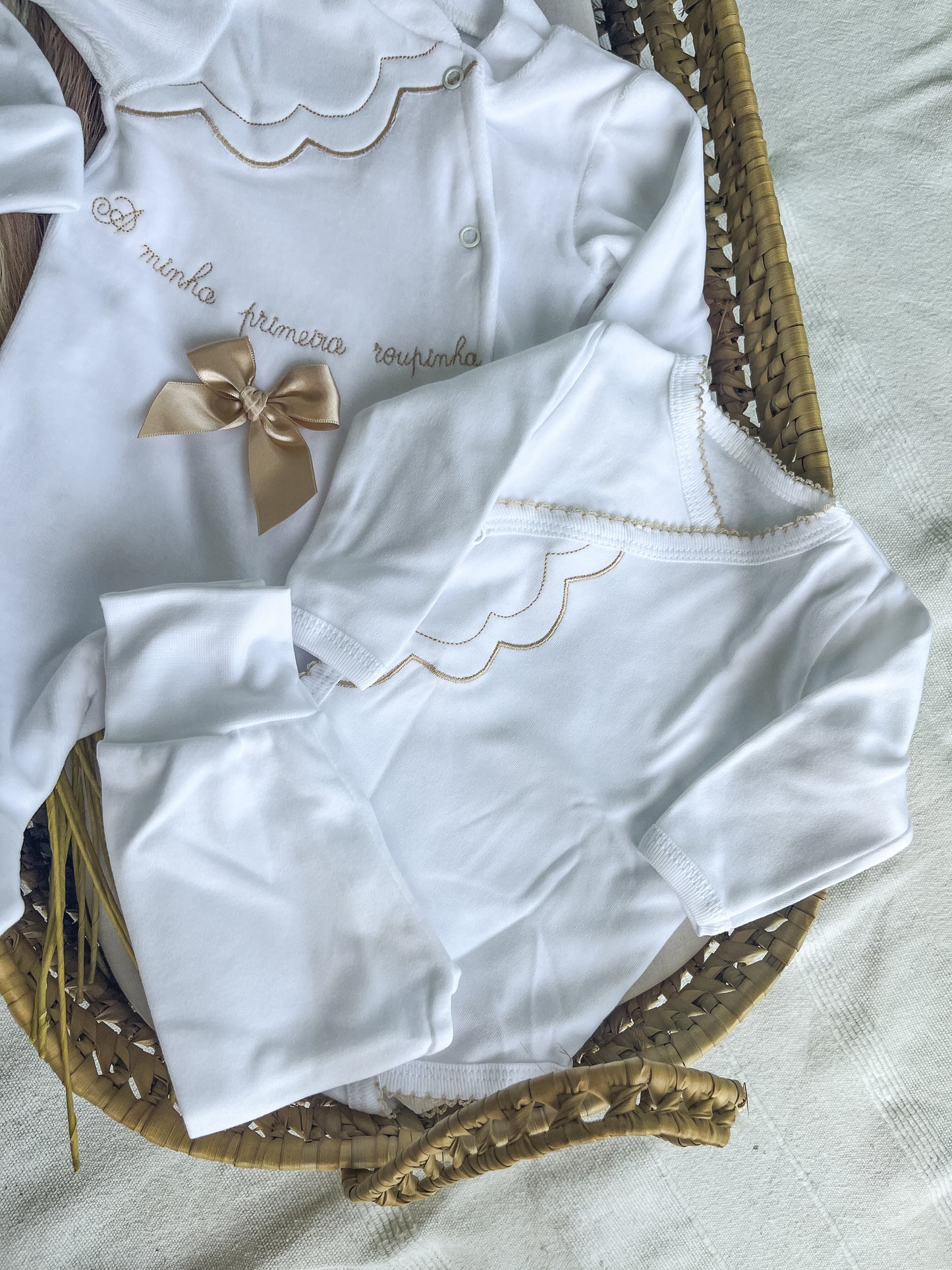 Conjunto 5 peças “a minha primeira roupinha” bege