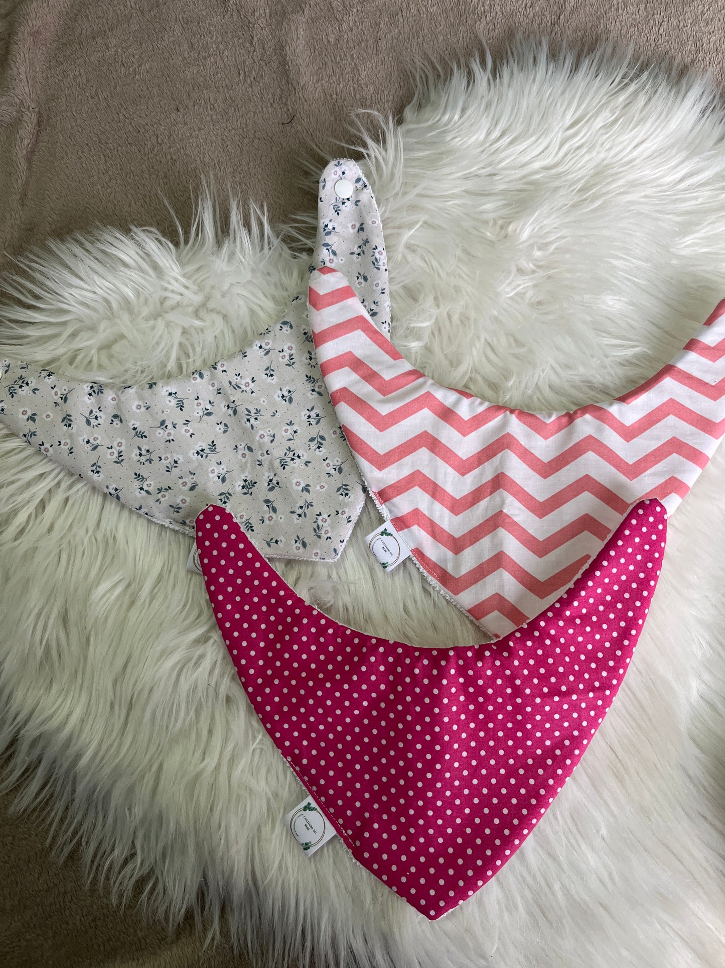 Pack de 3 babetes impermeáveis bandana personalizável com nome vários padrões