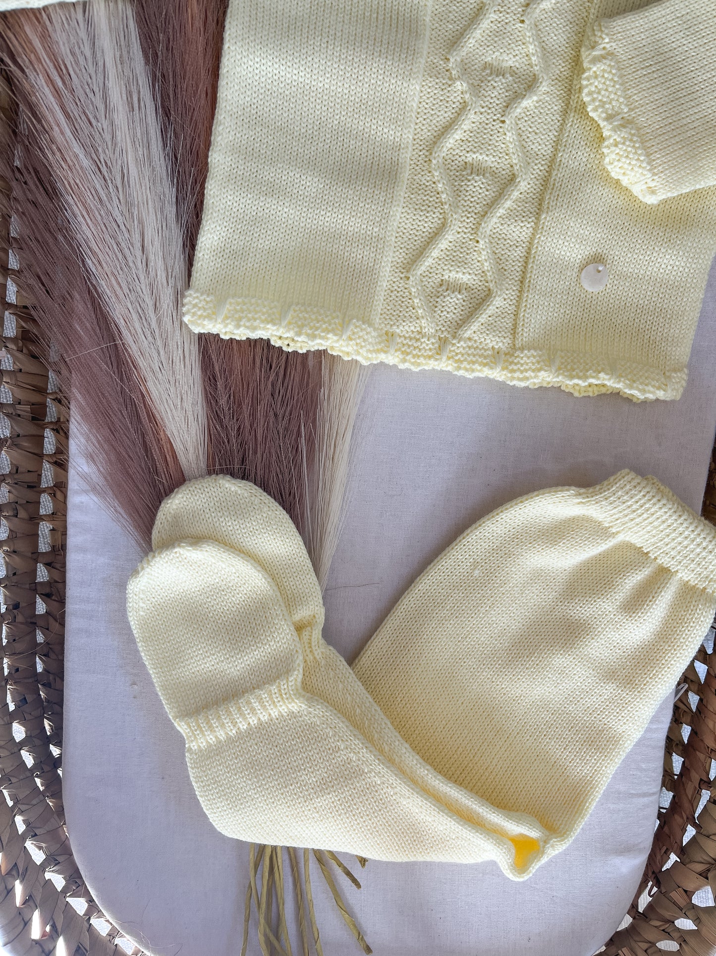Conjunto de malha bebé 3 peças amarelo