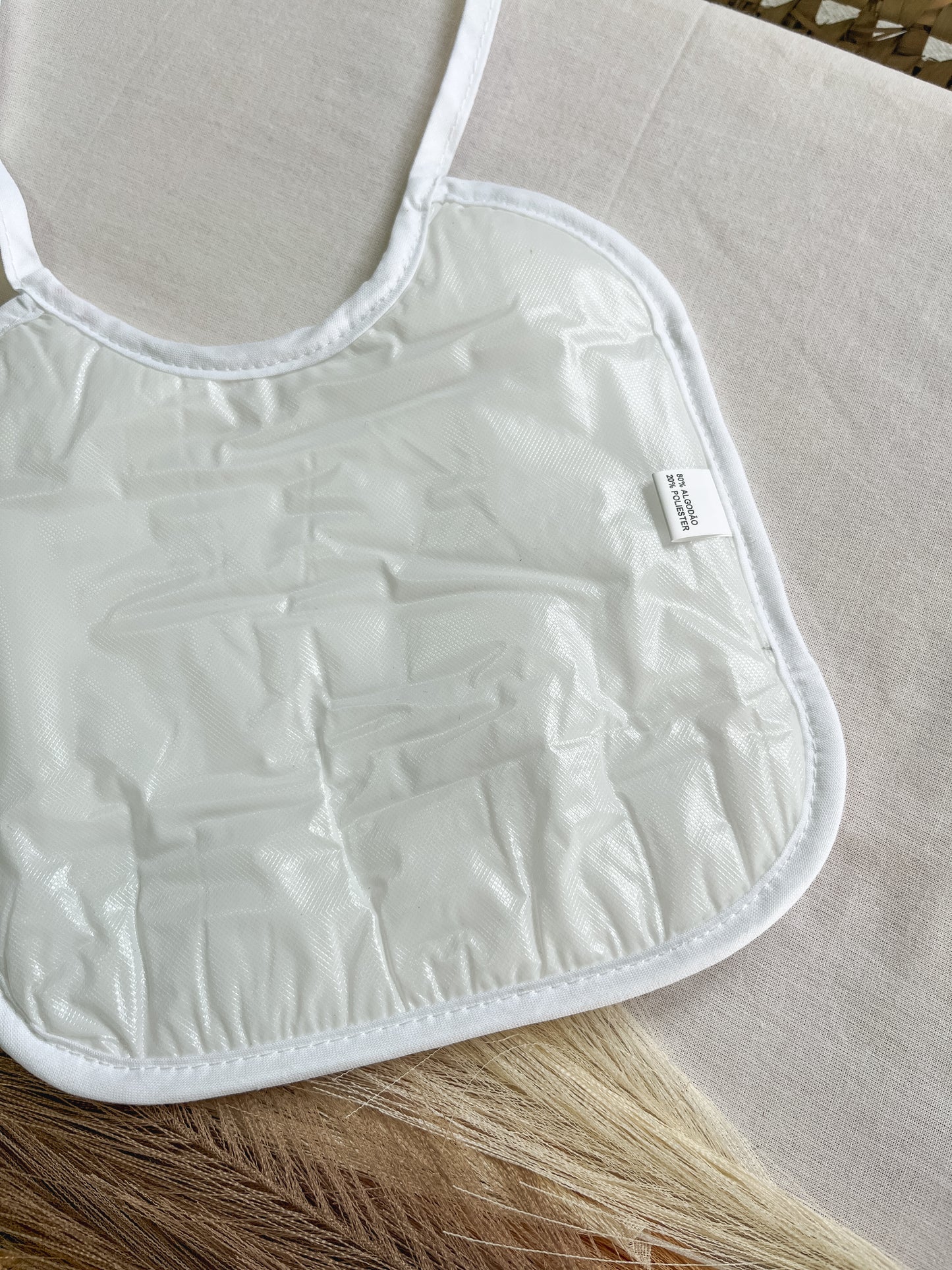Babete plastificado bebé personalizável com nome