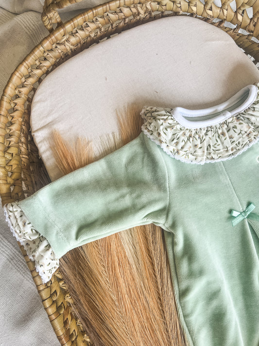 Babygrow de veludo bebé verde