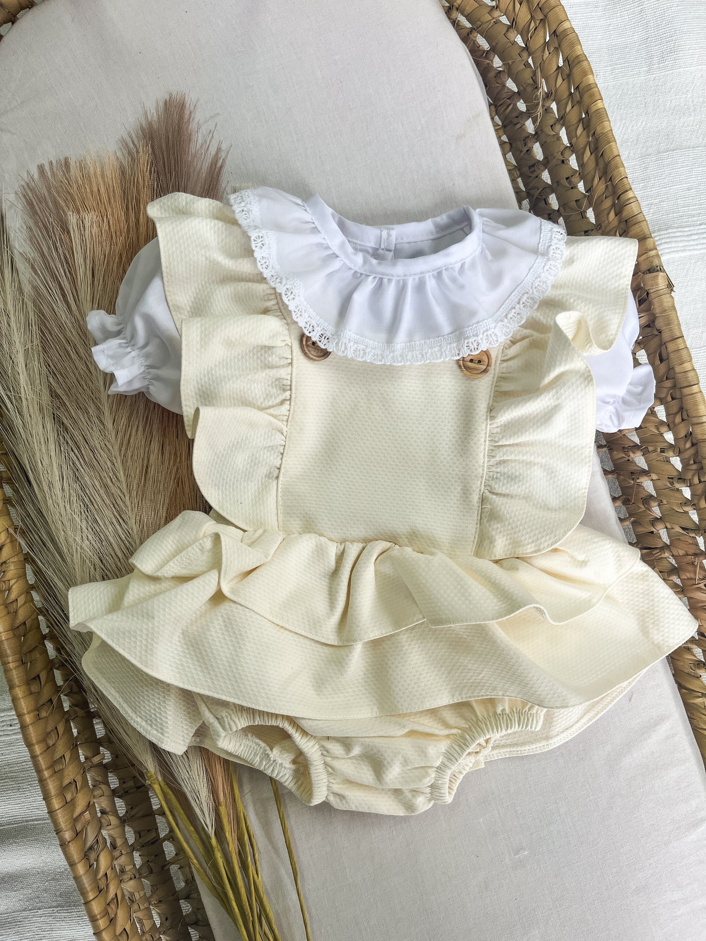 Conjunto de fofo/jardineira com blusa bebé amarelo