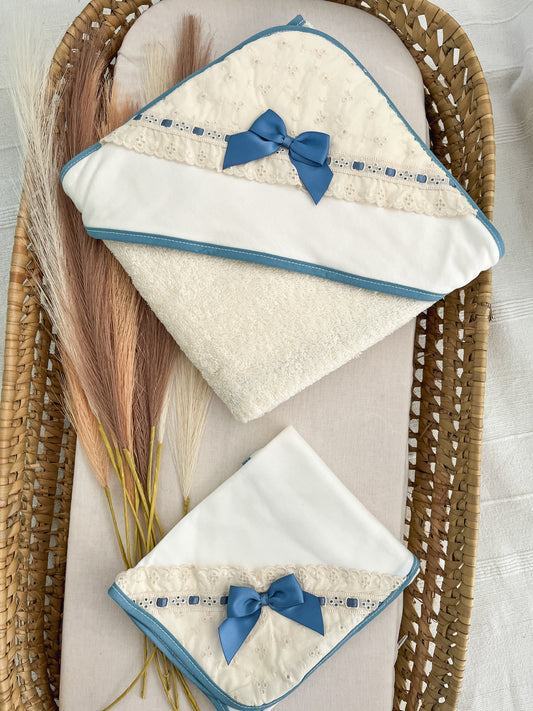 Conjunto de toalha e fralda bebé azul personalizável