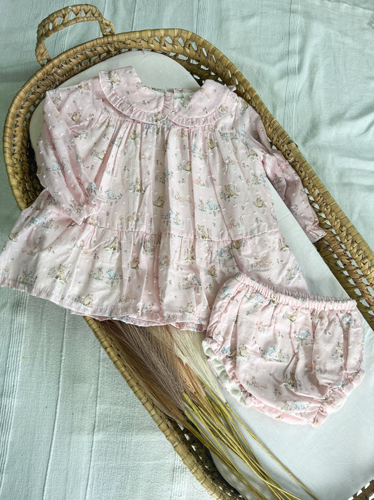 Conjunto de vestido com tapa fralda bebé rosa