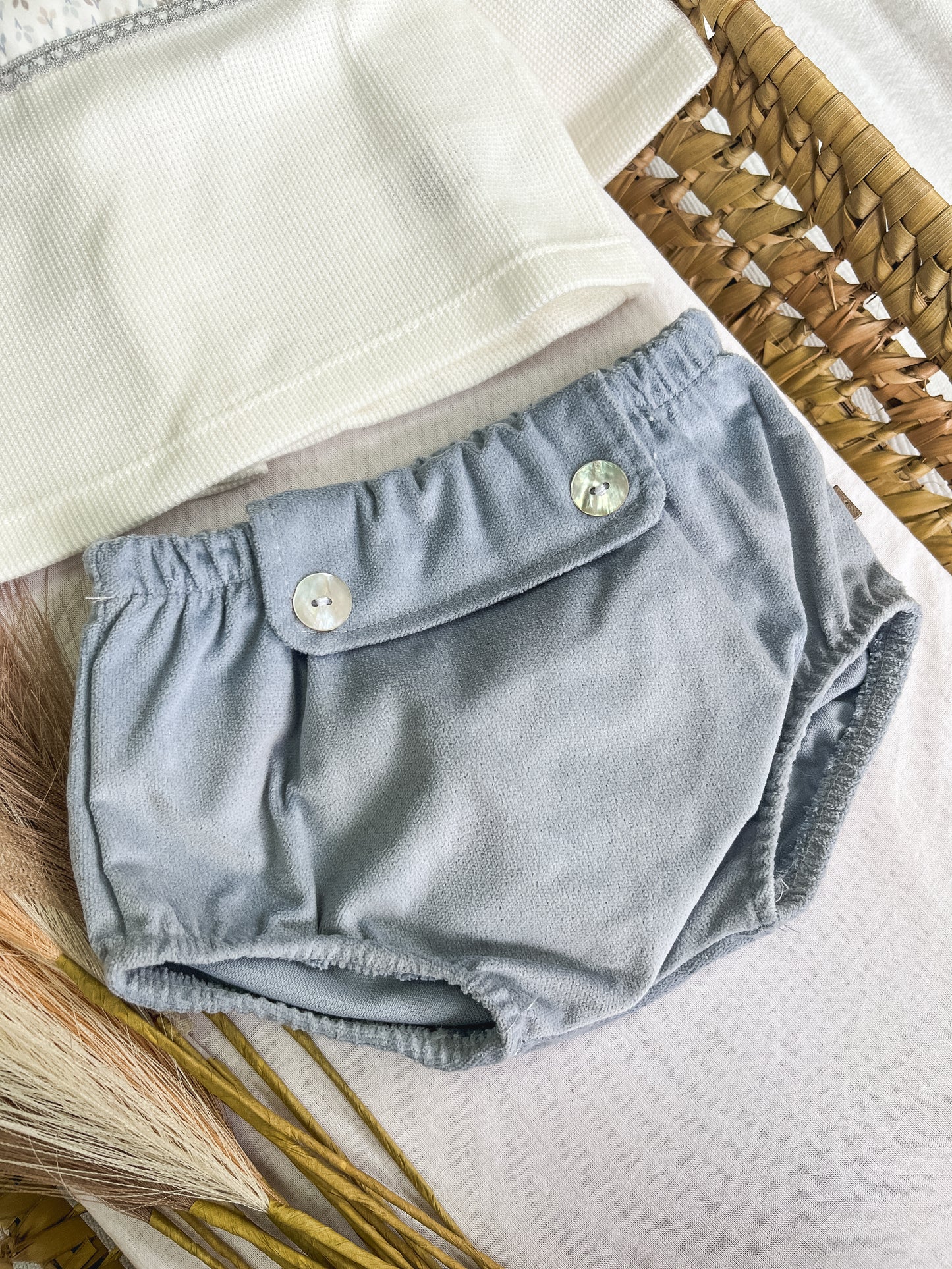 Conjunto de camisola com tapa fralda bebé azul