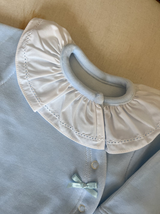 Babygrow de veludo bebé azul personalizável com nome