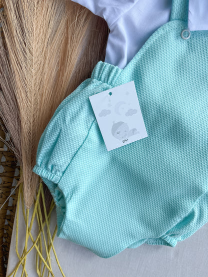 Conjunto de fofo/jardineira e camisa verde água