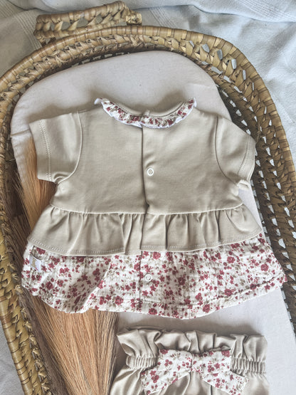 Conjunto de blusa com tapa fralda bebé menina bege e floral