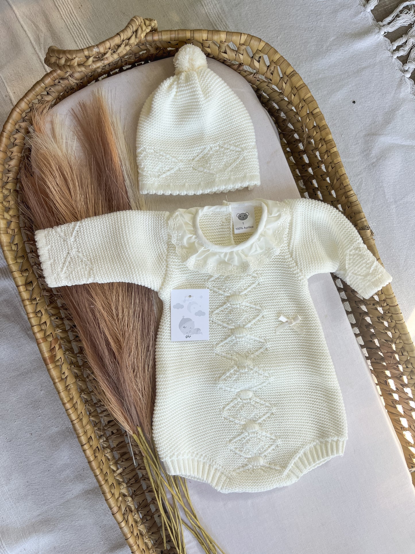 Conjunto de malha 2 peças fofo e gorro branco