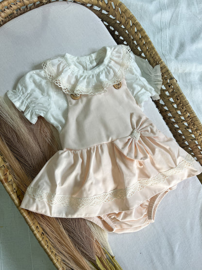 Conjunto de fofo/jardineira com blusa bebé rosa