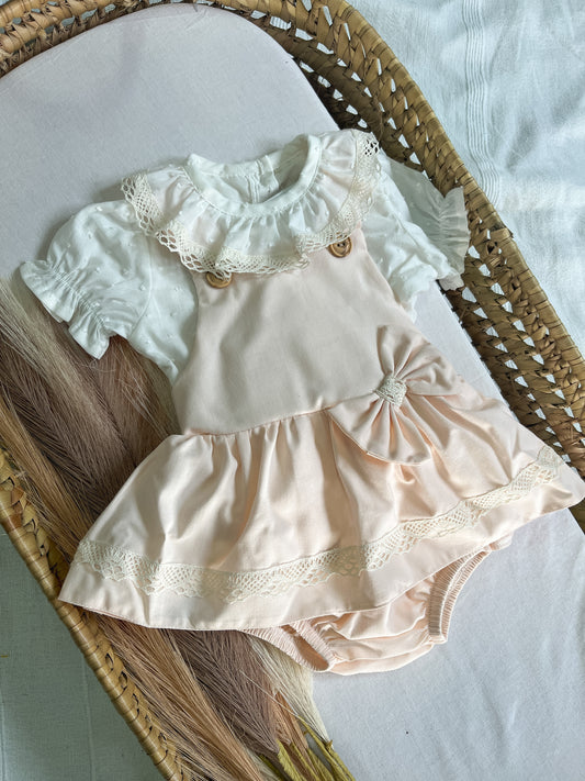 Conjunto de fofo/jardineira com blusa bebé rosa