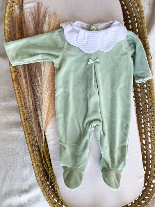 Babygrow de veludo bebé verde