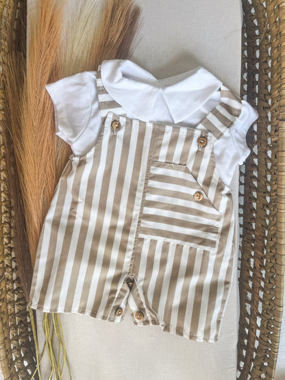 Conjunto de jardineira com blusa bebé menino bege