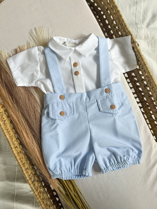 Conjunto de calções com camisa bebé azul