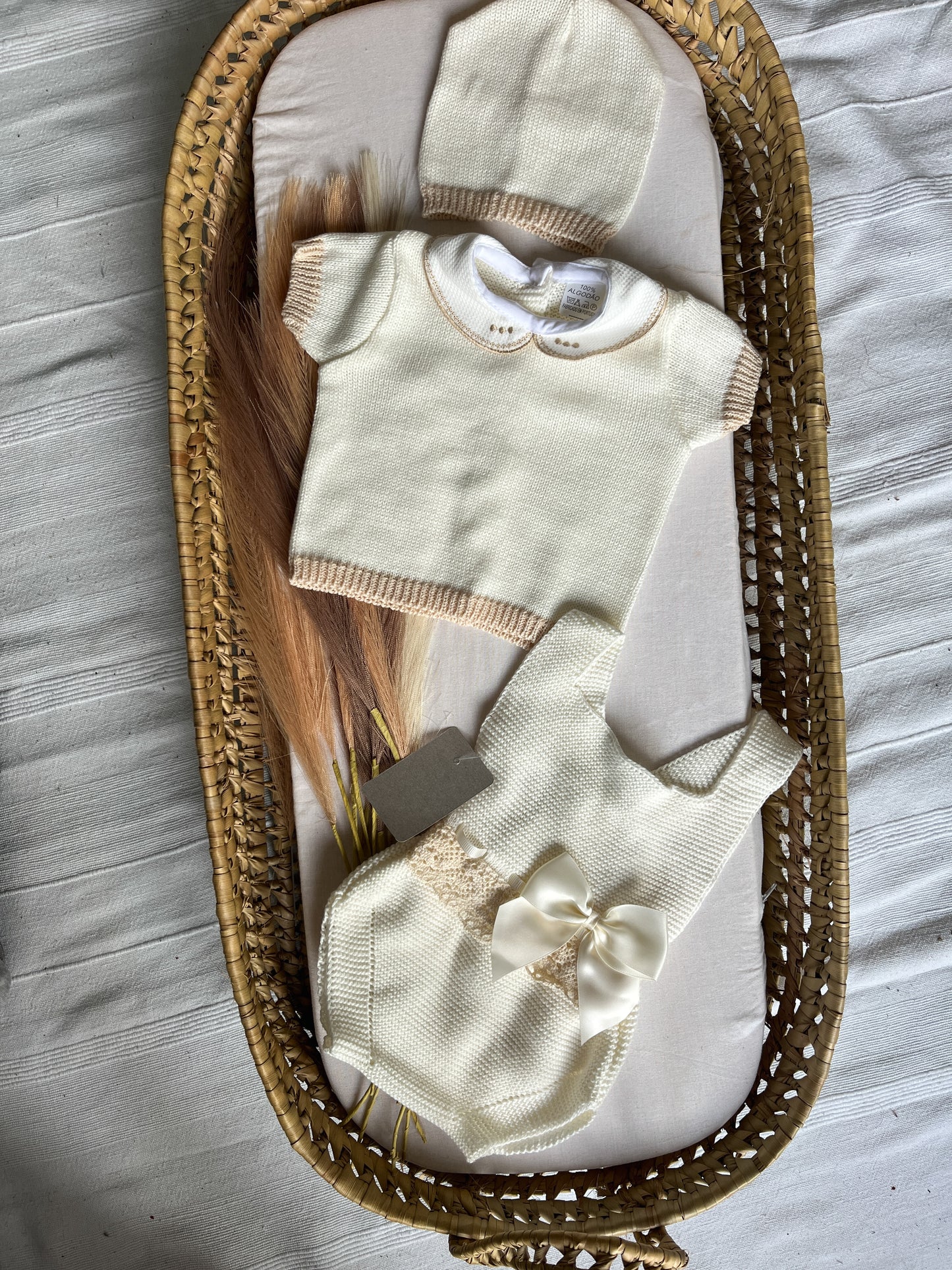 Conjunto de malha bebé 3 peças branco pérola
