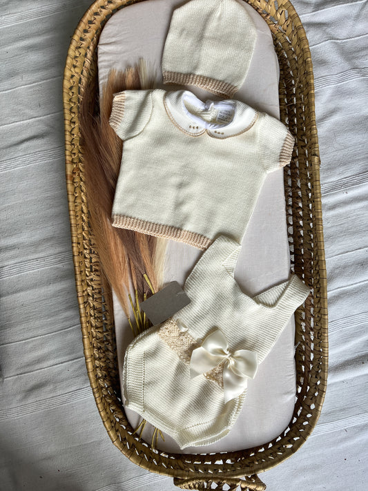 Conjunto de malha bebé 3 peças branco pérola