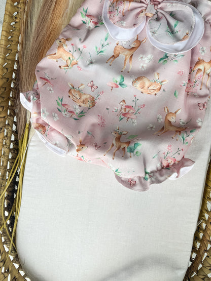 Conjunto de fofo/jardineira rosa com blusa bebé menina