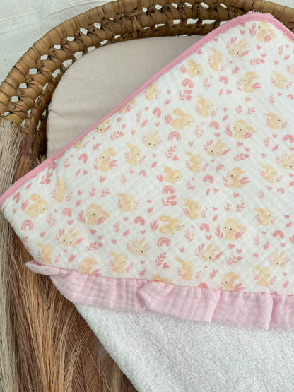 Conjunto de toalha de banho e fralda bebé rosa