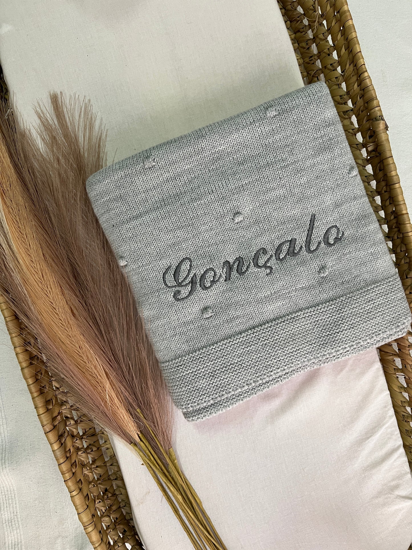Manta de malha cinza para bebé personalizável com nome
