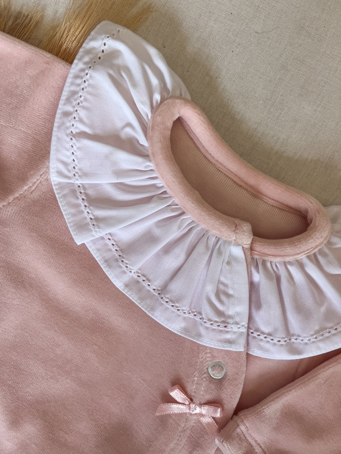 Babygrow de veludo bebé rosa personalizável com nome