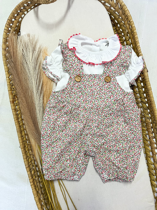 Conjunto de jardineira com blusa bebé rosa