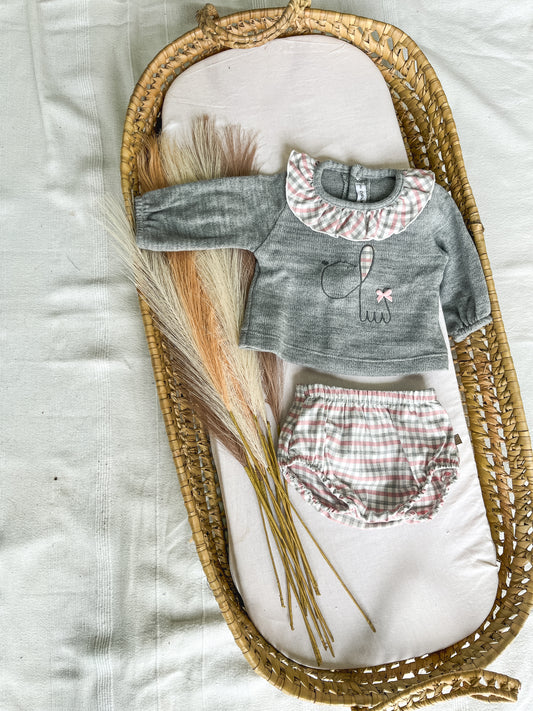 Conjunto de camisola com tapa fralda bebé cinza e rosa