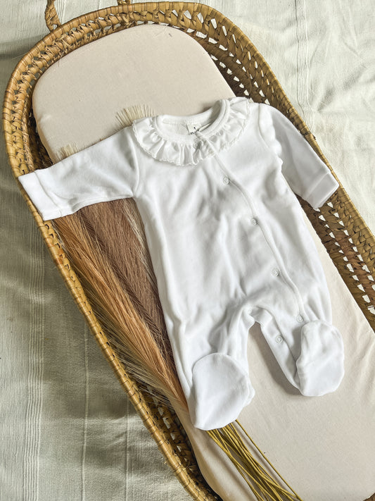 Babygrow de veludo bebé branco personalizável com nome