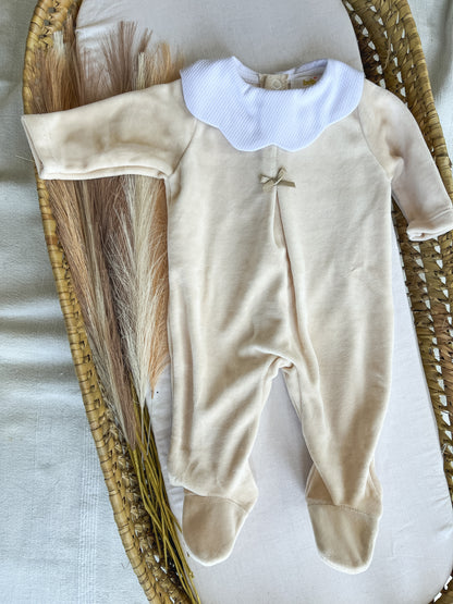 Babygrow de veludo bebé bege