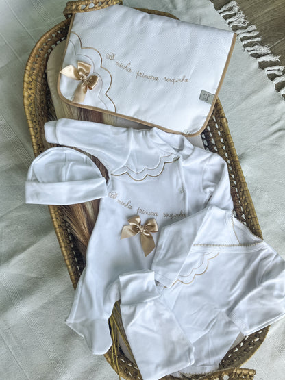 Conjunto 5 peças “a minha primeira roupinha” bege