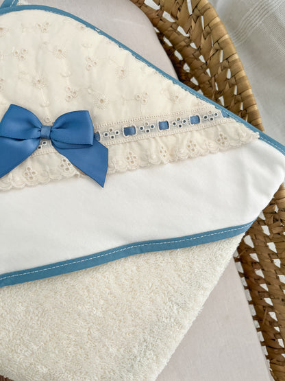 Conjunto de toalha e fralda bebé azul personalizável