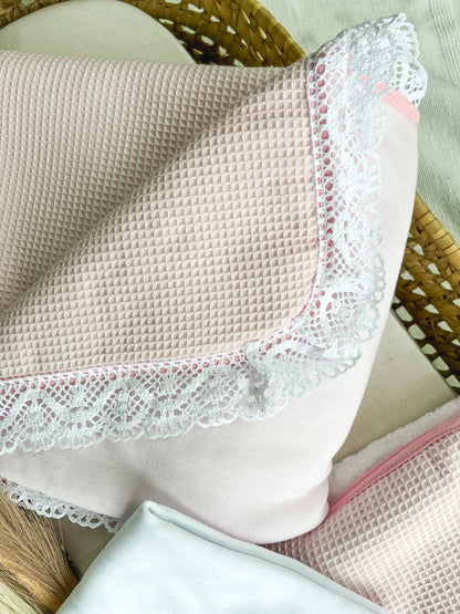 Conjunto de manta, fralda e toalha rosa bebé personalizável com nome