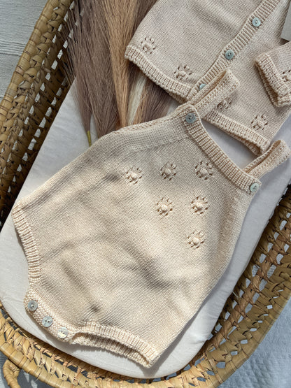 Conjunto de malha bebé 3 peças bege
