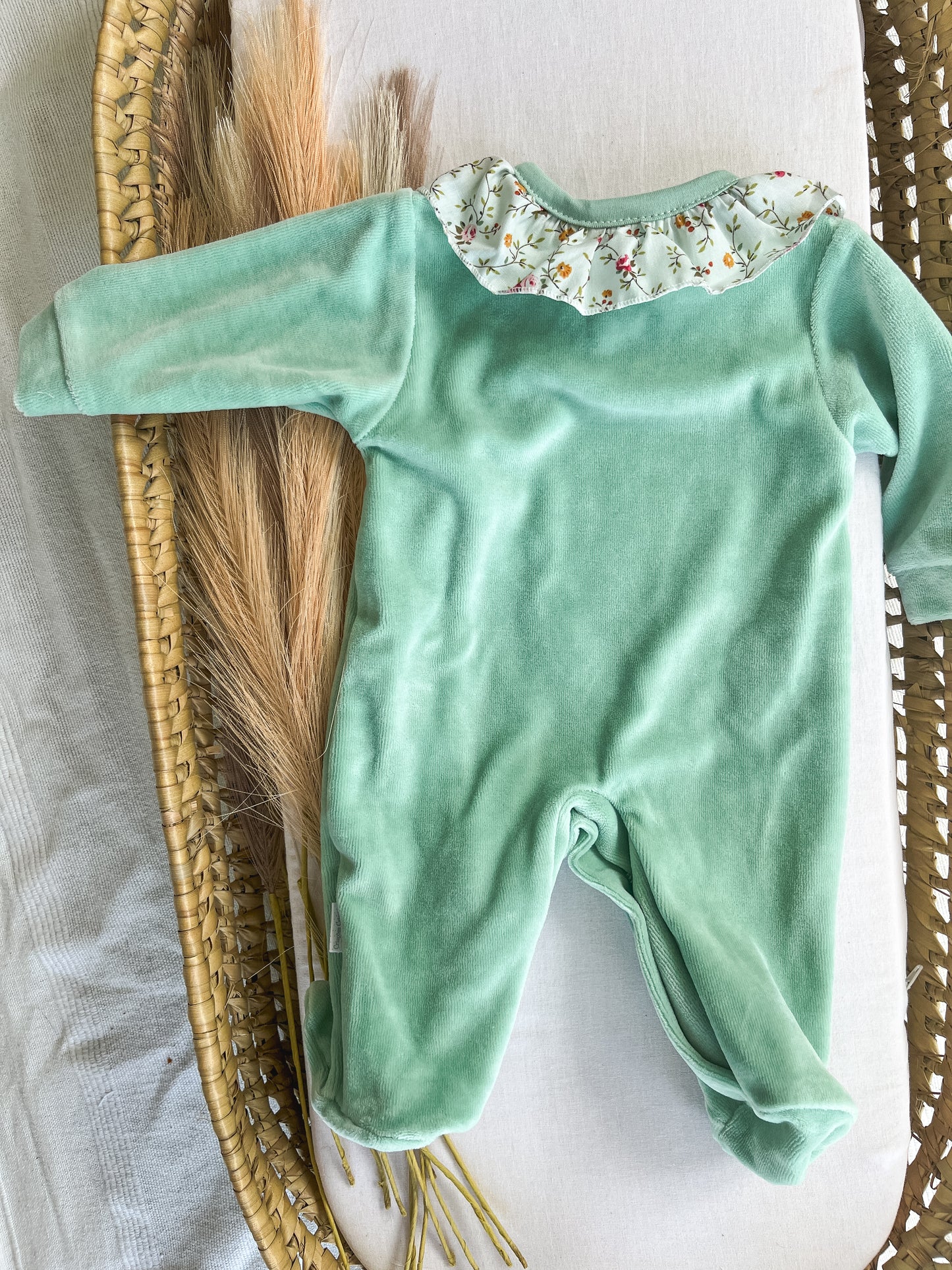 Babygrow de veludo bebé verde